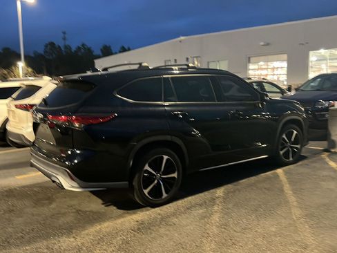 Used 2021 Toyota Highlander XSE image 7