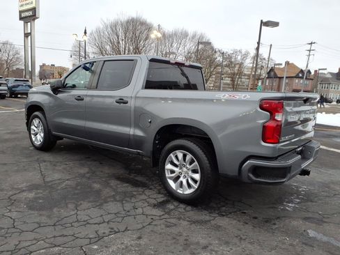 Used 2021 Chevrolet Silverado 1500 Custom image 5