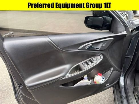Used 2018 Chevrolet Malibu LT w/ Leather Package FWD image 7
