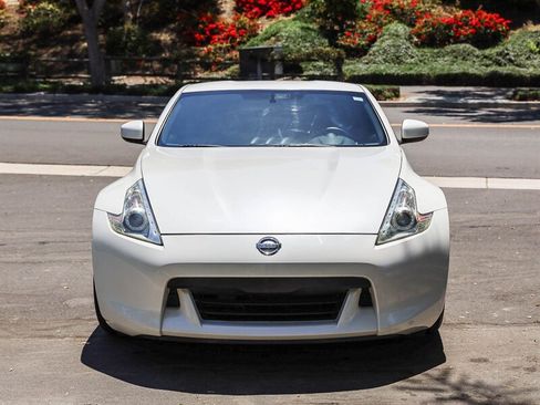 Used 2010 Nissan 370Z Coupe RWD image 7
