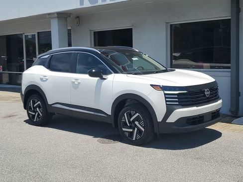 Used 2026 Nissan Kicks SV FWD image 32