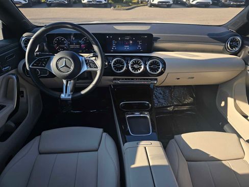 Used 2025 Mercedes-Benz CLA 250 4MATIC image 20