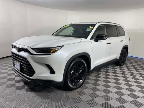 Used 2025 Toyota Grand Highlander Nightshade Edition image 4