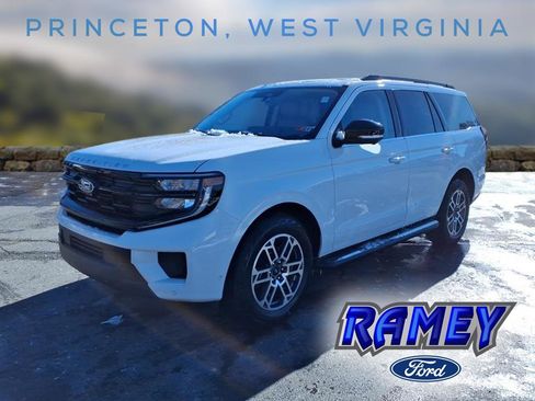 Used 2025 Ford Expedition Active image 1