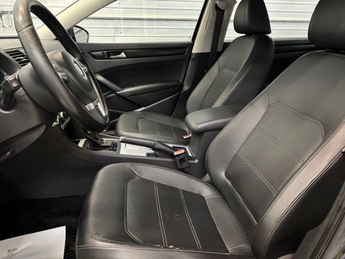 Used 2012 Volkswagen Passat 2.5 SE FWD image 12