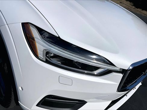 Used 2018 Volvo XC60 T6 Momentum w/ Convenience Package AWD/4WD image 30