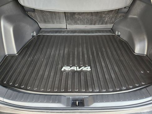 Used 2022 Toyota RAV4 XLE w/ XLE Grade Weather Package image 30