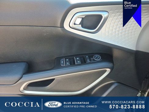 Used 2023 Kia Soul LX w/ LX Technology Package image 12