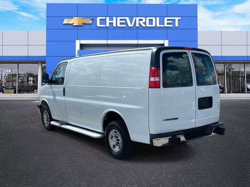 Used 2024 Chevrolet Express 2500 w/ Driver Convenience Package RWD image 7