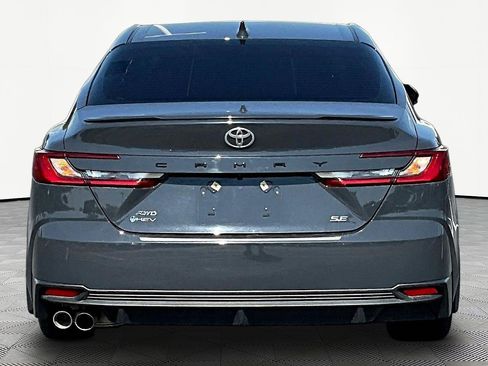Used 2025 Toyota Camry SE w/ Convenience Package image 5