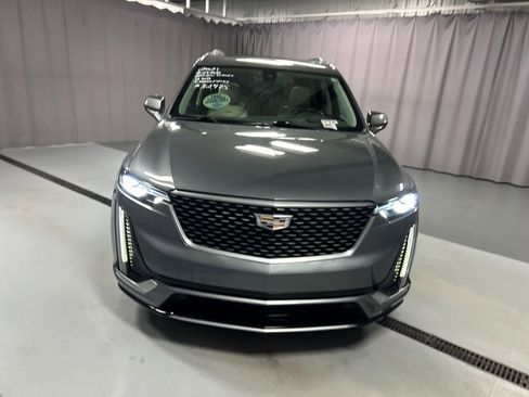 Used 2021 Cadillac XT6 Premium Luxury image 2