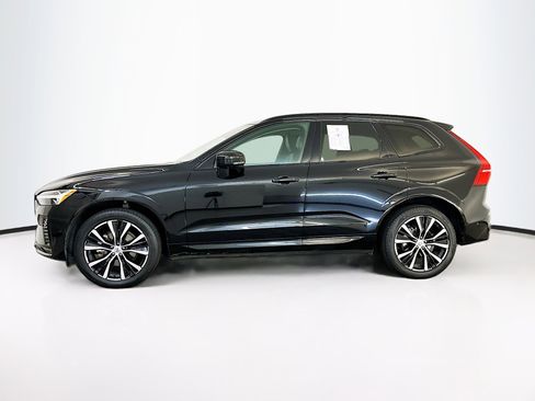 Used 2024 Volvo XC60 B5 Plus image 4