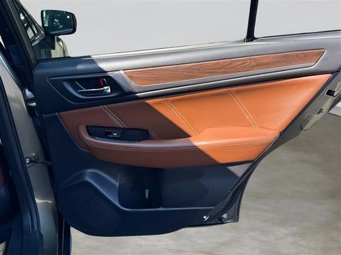 Used 2018 Subaru Outback 3.6R Touring w/ Popular Package #3 image 28