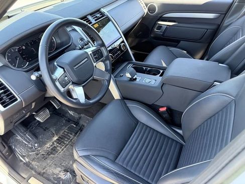 Used 2023 Land Rover Discovery S R-Dynamic image 5