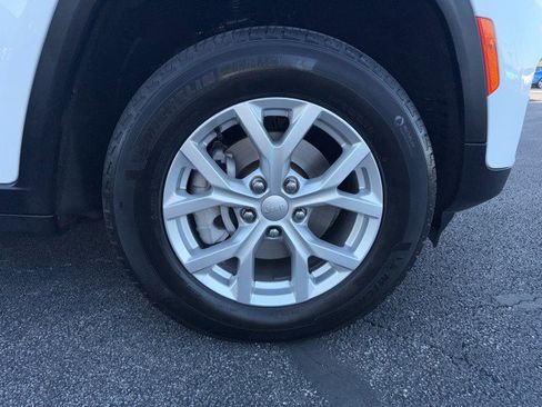 Used 2024 Jeep Grand Cherokee Limited image 11