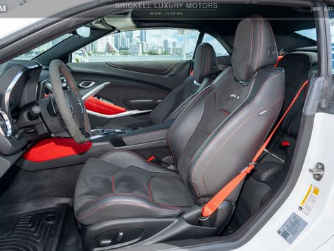 Used 2022 Chevrolet Camaro ZL1 RWD image 16