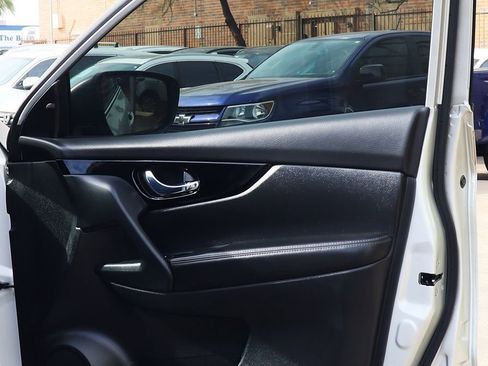 Used 2022 Nissan Rogue Sport SV image 29