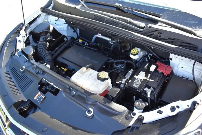 Used 2020 Buick Encore Essence FWD image 31