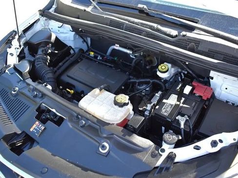 Used 2020 Buick Encore Essence FWD image 31