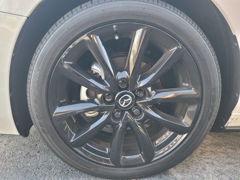Used 2026 MAZDA MAZDA3 2.5 S Hatchback w/ Premium Pkg FWD image 9