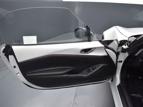 Used 2019 MAZDA MX-5 Miata Club image 10