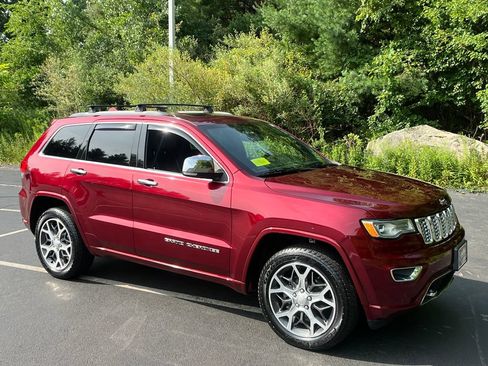 Used 2019 Jeep Grand Cherokee Overland AWD/4WD image 7