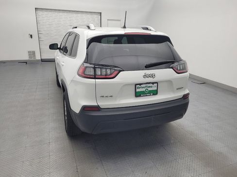 Used 2019 Jeep Cherokee Latitude Plus w/ Cold Weather Group AWD/4WD image 6