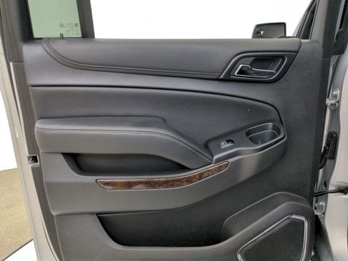 Used 2020 Chevrolet Suburban LT AWD/4WD image 26