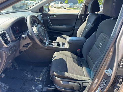 Used 2018 Kia Sportage LX AWD/4WD image 9