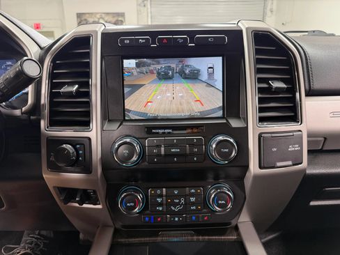 Used 2021 Ford F250 Lariat w/ Lariat Value Package AWD/4WD image 22