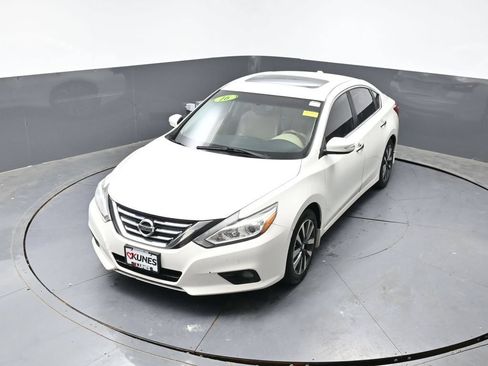 Used 2016 Nissan Altima 2.5 SL w/ 2.5 Technology Package FWD image 44