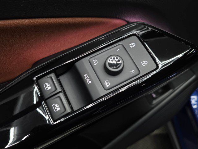 Used 2021 Volkswagen ID.4 Pro S RWD image 35