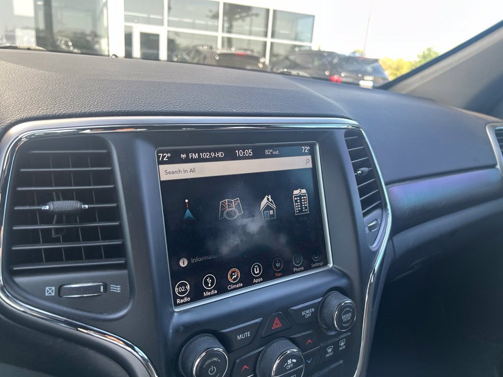 Used 2018 Jeep Grand Cherokee Laredo RWD image 10