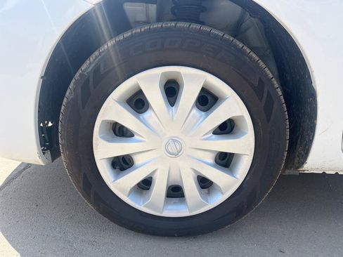 Used 2018 Nissan Versa SV FWD image 10