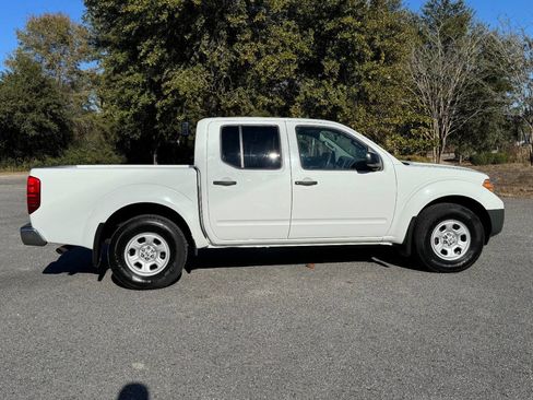Used 2013 Nissan Frontier S image 7