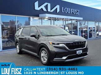 Used 2024 Kia Carnival LX video 1