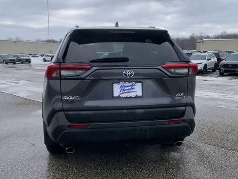 Used 2020 Toyota RAV4 XLE image 8