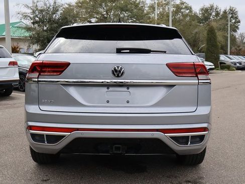 Certified 2021 Volkswagen Atlas Cross Sport SE w/ V6 Towing Package image 6