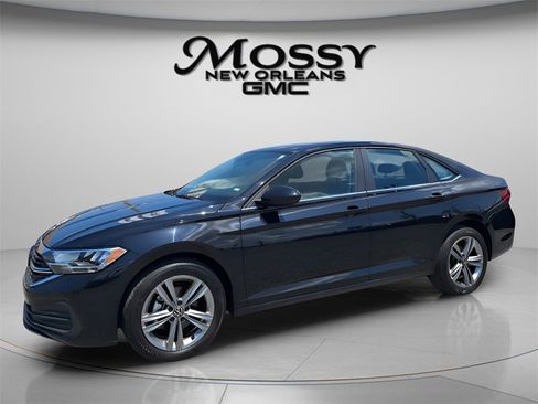 Used 2024 Volkswagen Jetta SE image 1