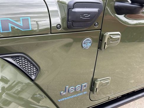Used 2024 Jeep Wrangler Unlimited Rubicon 4xe AWD/4WD image 18