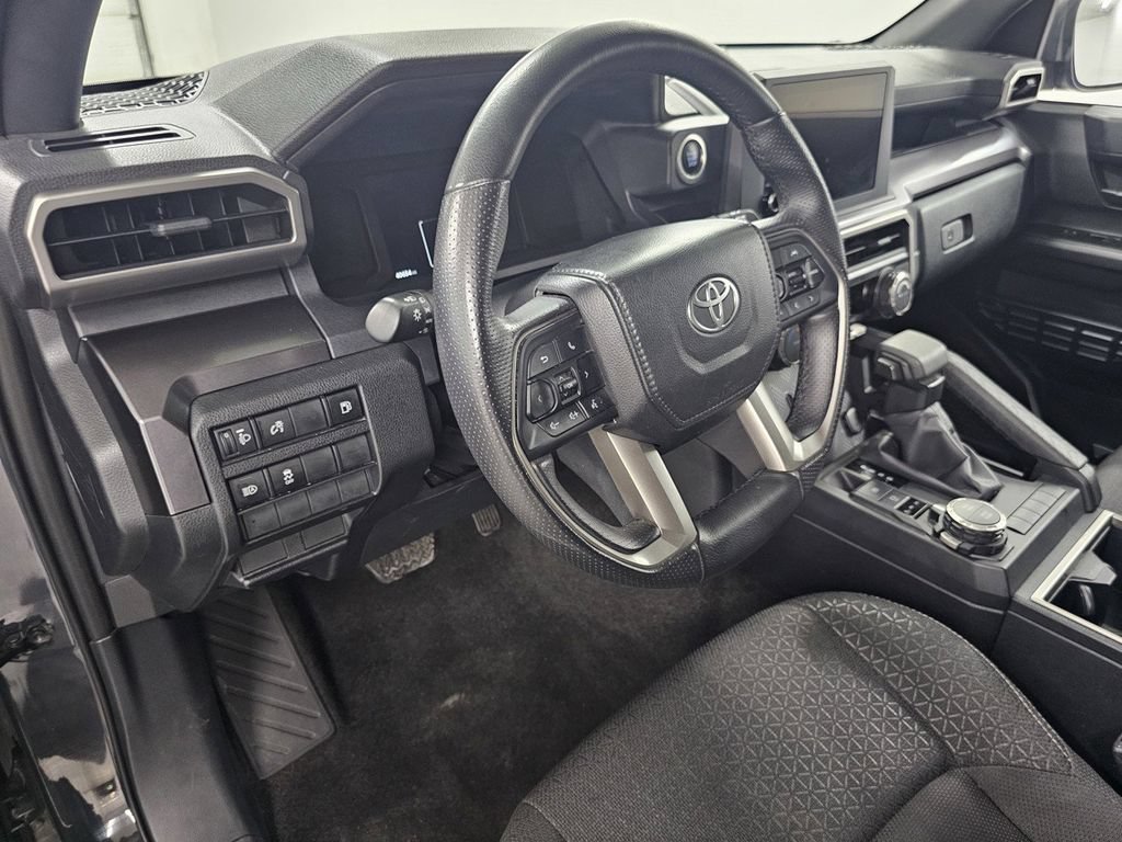 Used 2025 Toyota 4Runner SR5 AWD/4WD image 10