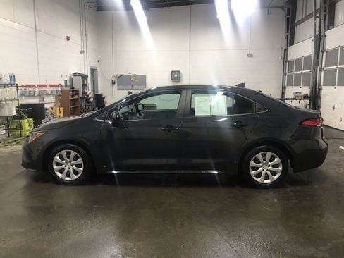 Used 2025 Toyota Corolla LE image 5