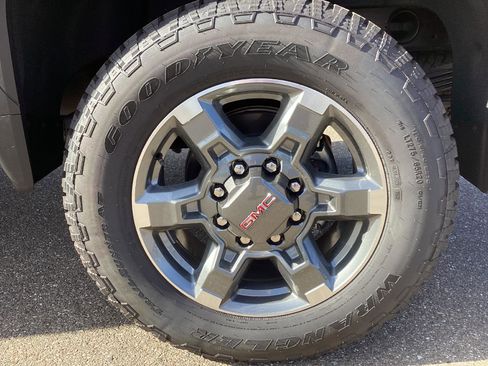 New 2025 GMC Sierra 2500 SLT image 6