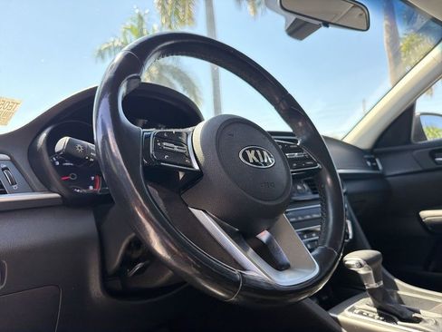 Used 2020 Kia Optima SE image 24