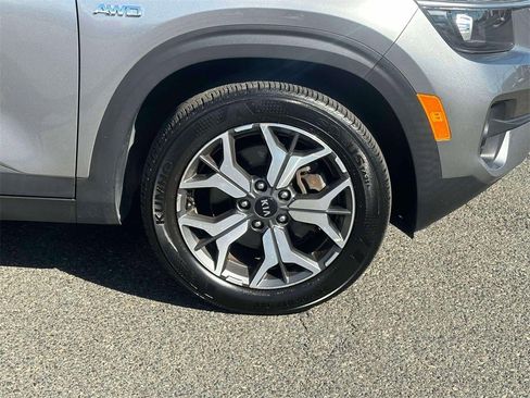 Used 2021 Kia Seltos EX image 7