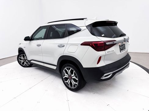 Used 2021 Kia Seltos SX image 2