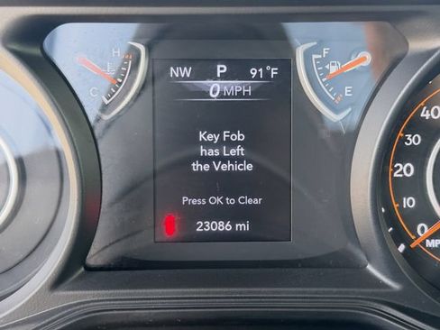 Used 2025 Jeep Wrangler Sport AWD/4WD image 31