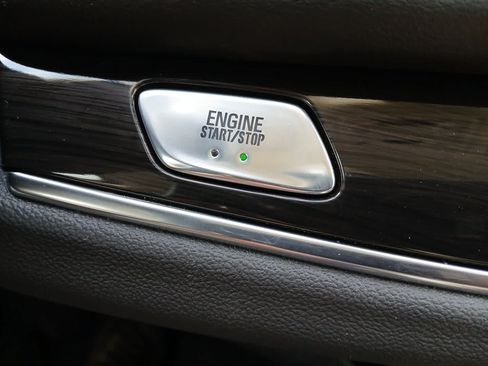 Used 2023 Buick Enclave Essence FWD image 33