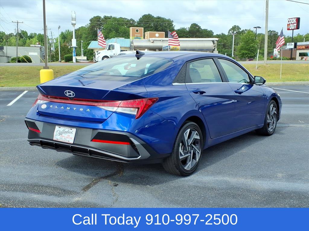 Used 2025 Hyundai Elantra SEL FWD image 18