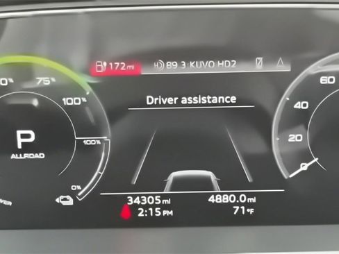 Used 2021 Audi e-tron Premium w/ Convenience Plus Package image 18